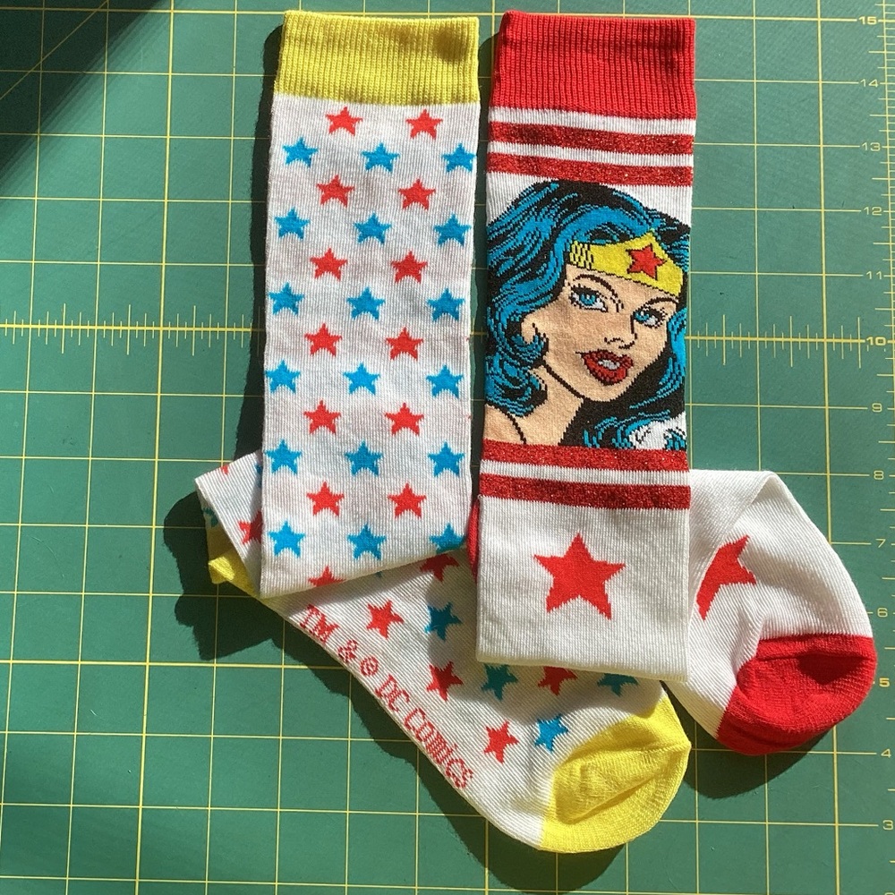 NWOT DC Comics Wonder Woman Star Knee High Socks Cosplay Superhero Cartoon Gifts